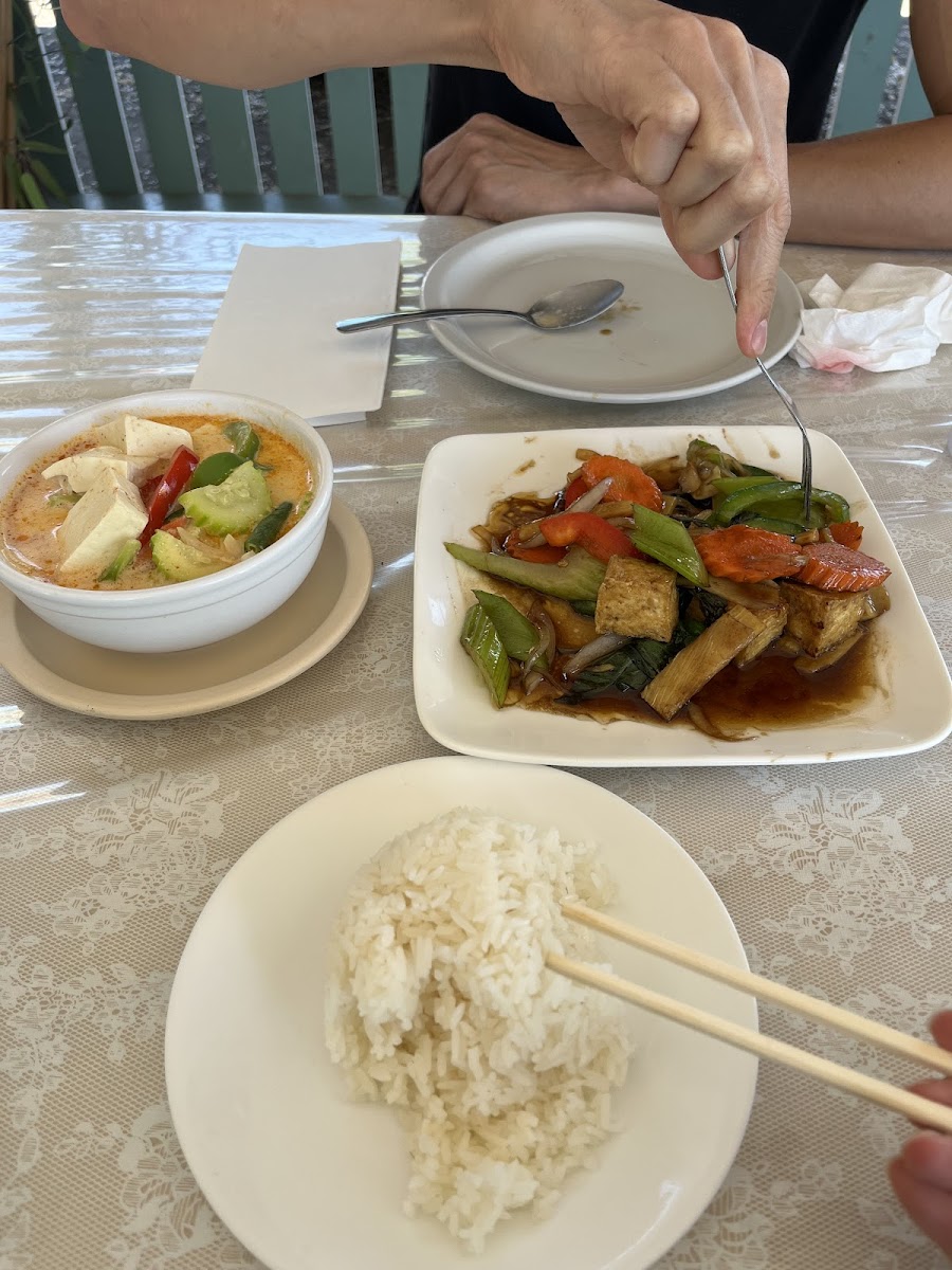 Nuch's Thai Food-5